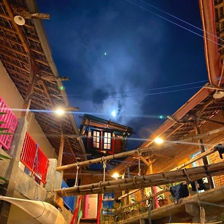 La Boheme Bajo Hostel Labuan Bajo Exterior photo