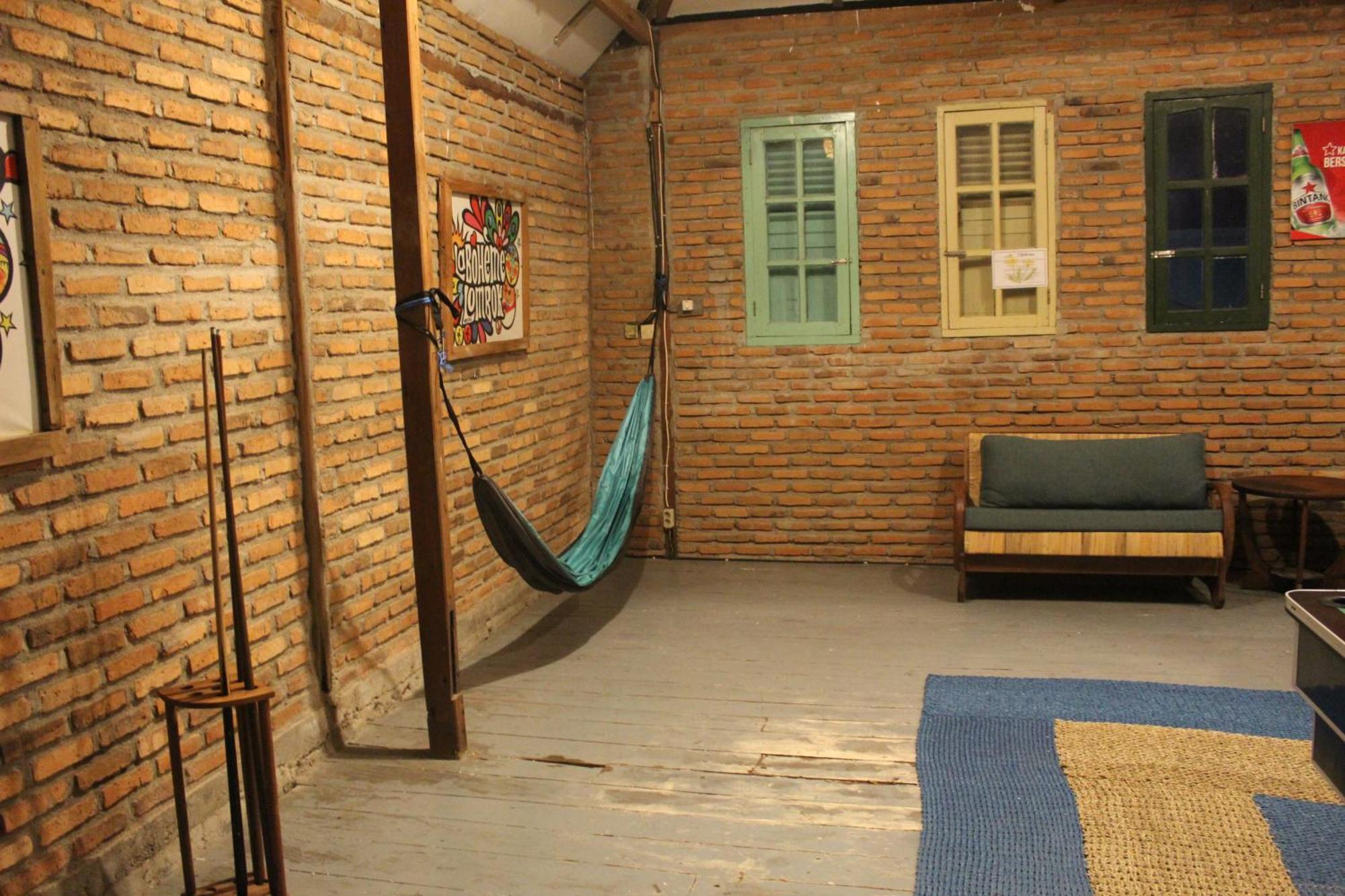 La Boheme Bajo Hostel Labuan Bajo Exterior photo