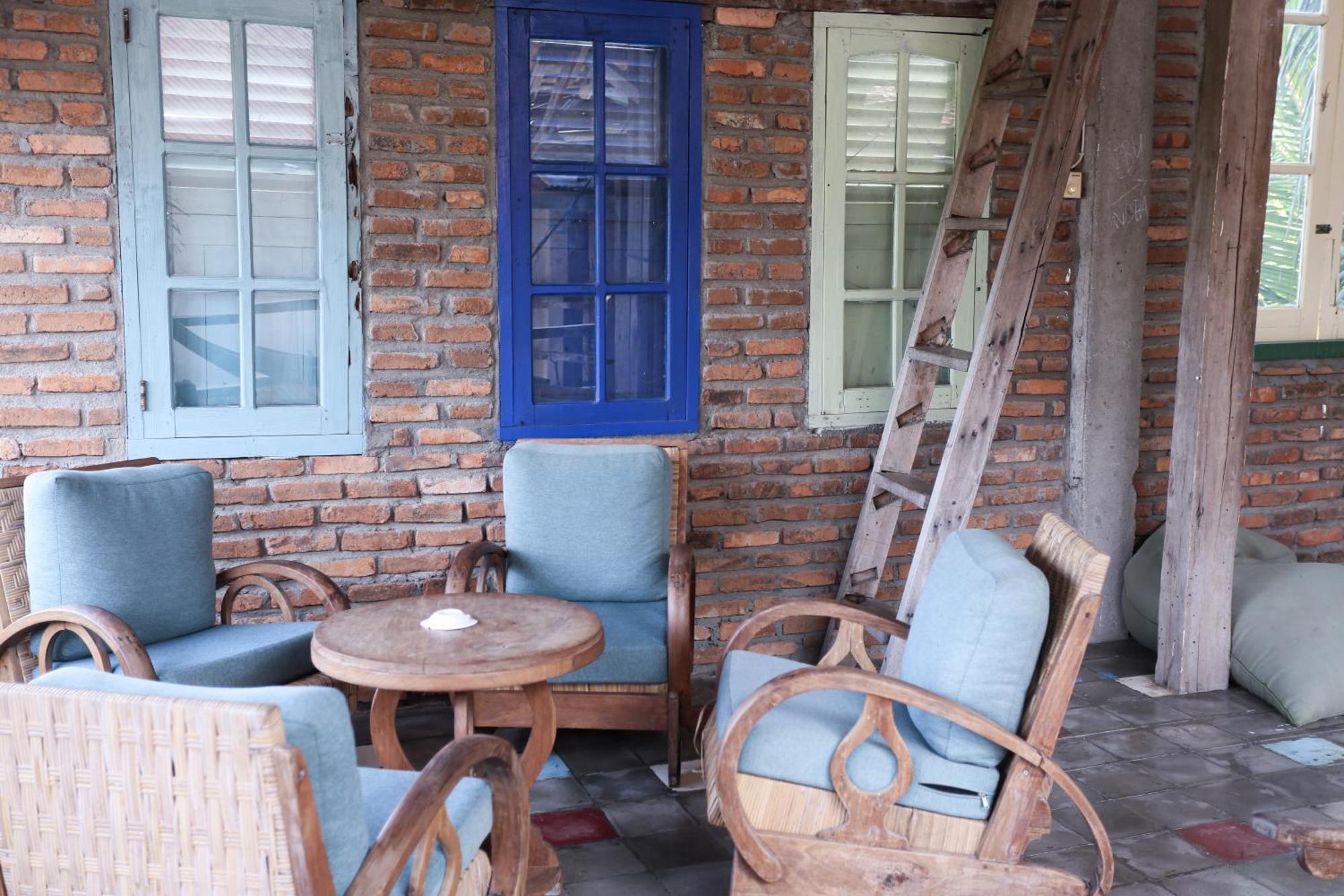 La Boheme Bajo Hostel Labuan Bajo Exterior photo
