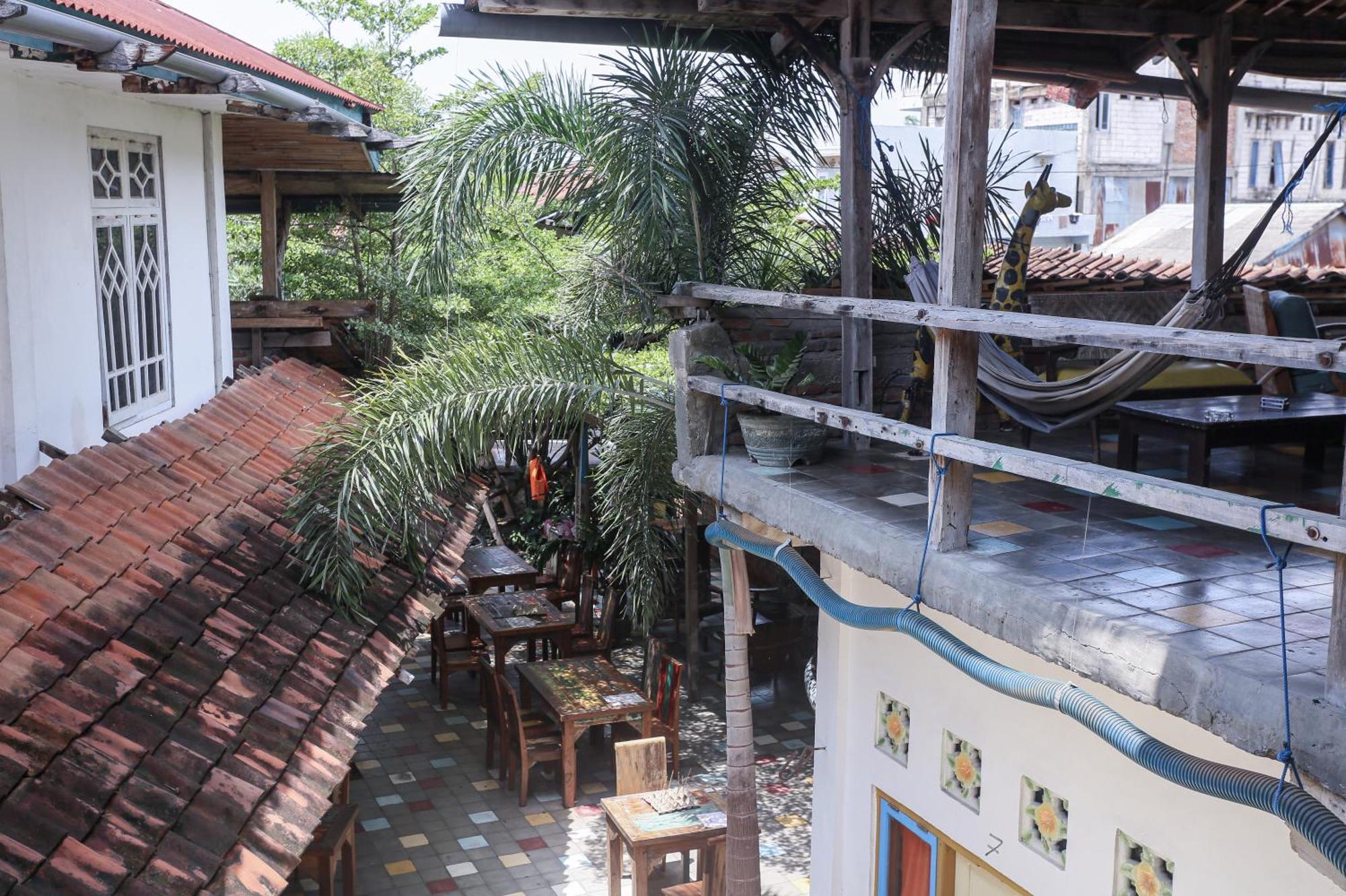 La Boheme Bajo Hostel Labuan Bajo Exterior photo