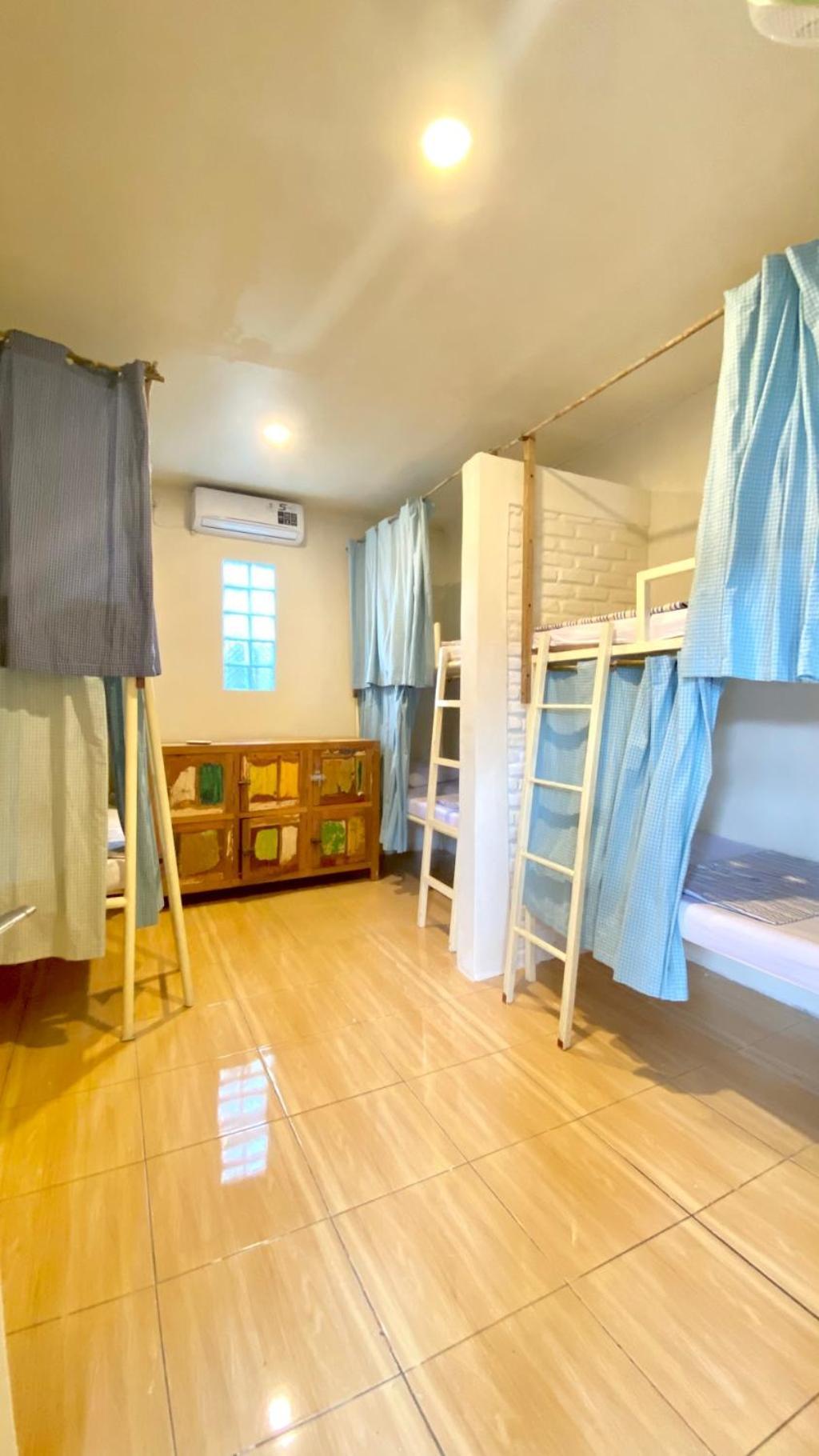 La Boheme Bajo Hostel Labuan Bajo Exterior photo