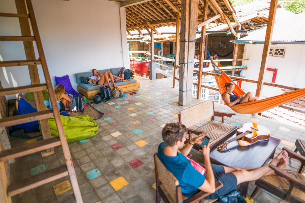 La Boheme Bajo Hostel Labuan Bajo Exterior photo